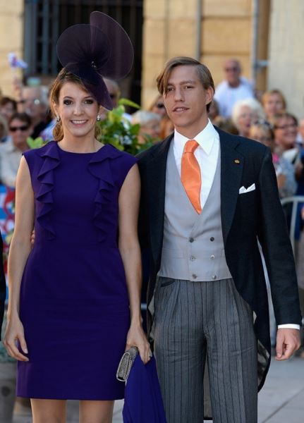 Монархи, которые отреклись от престола